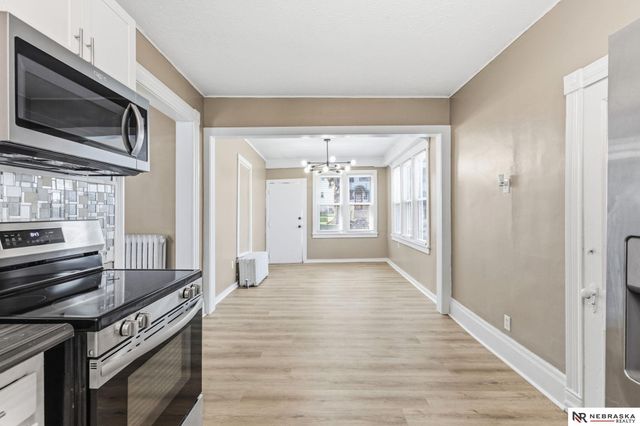 924 S 31 Street, Omaha, NE 68105