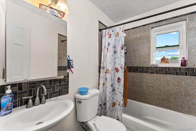 534 Warwick Street, Brooklyn, NY 11207