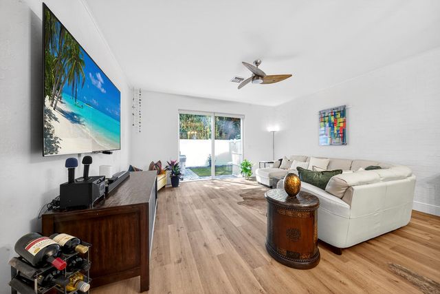 1942 NE 32nd Street, Lighthouse Point, FL 33064