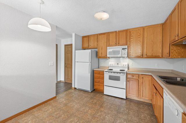 1600 Arundel Street 304, Saint Paul, MN 55117
