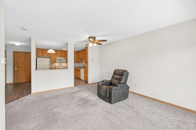 1600 Arundel Street 304, Saint Paul, MN 55117