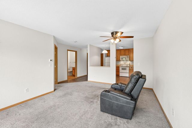 1600 Arundel Street 304, Saint Paul, MN 55117
