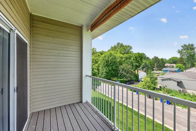 1600 Arundel Street 304, Saint Paul, MN 55117