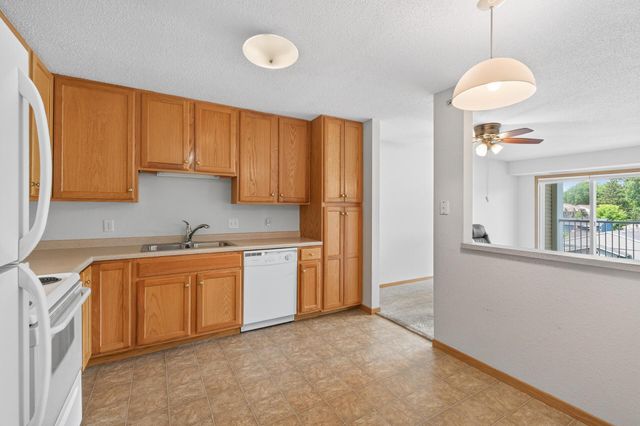 1600 Arundel Street 304, Saint Paul, MN 55117
