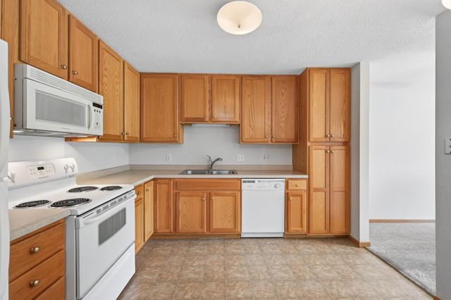 1600 Arundel Street 304, Saint Paul, MN 55117