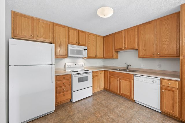 1600 Arundel Street 304, Saint Paul, MN 55117