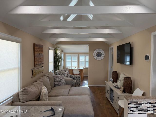 7 Brunswick Place, Point Pleasant Beach, NJ 08742