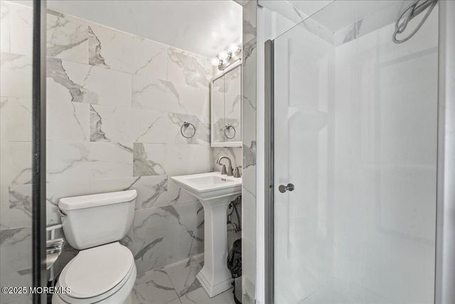 273 N 12th Street, Fl 1, Surf City, NJ 08008
