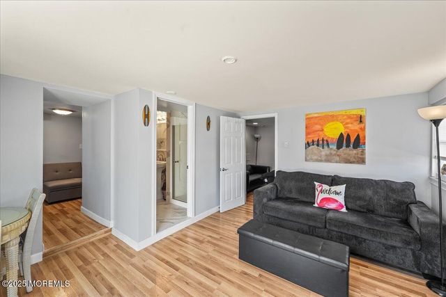 273 N 12th Street, Fl 1, Surf City, NJ 08008