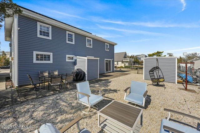 273 N 12th Street, Fl 1, Surf City, NJ 08008