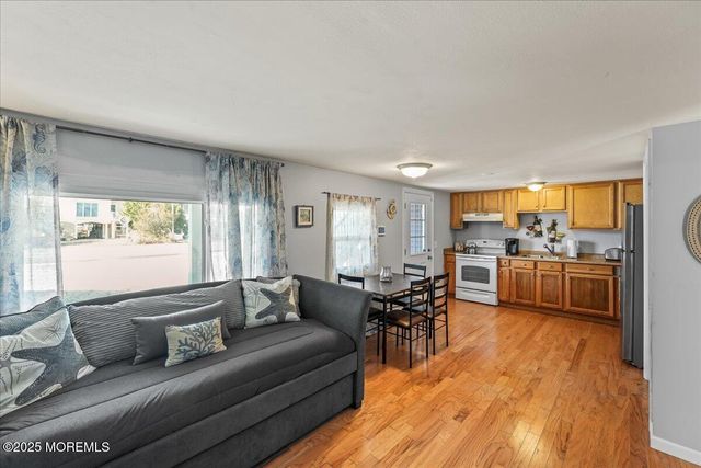 273 N 12th Street, Fl 1, Surf City, NJ 08008