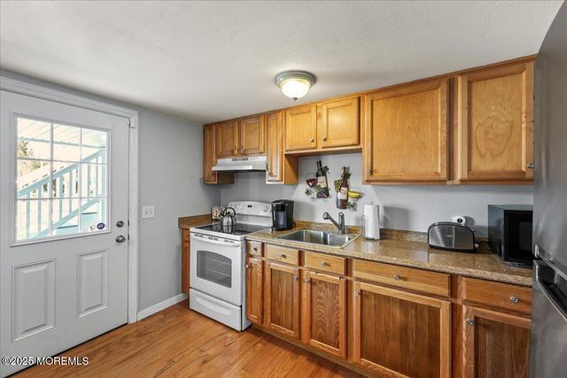 273 N 12th Street, Fl 1, Surf City, NJ 08008