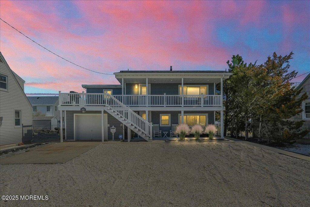 273 N 12th Street, Fl 1, Surf City, NJ 08008