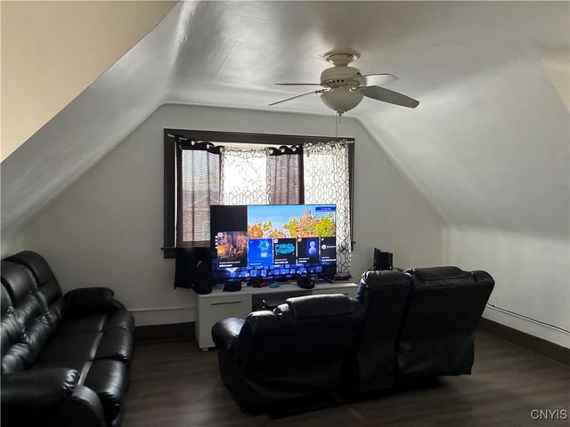 107 Oak Place, Syracuse, NY 13203