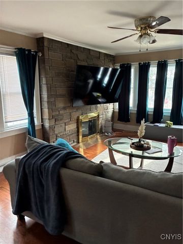 107 Oak Place, Syracuse, NY 13203