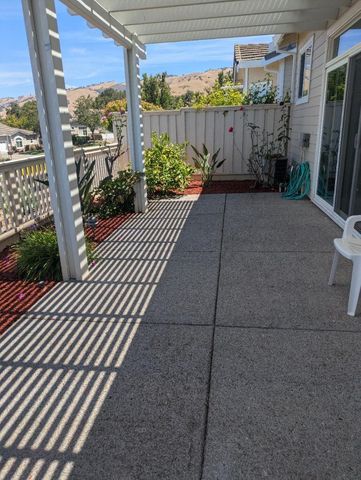 9041 Village View Loop, San Jose, CA 95135