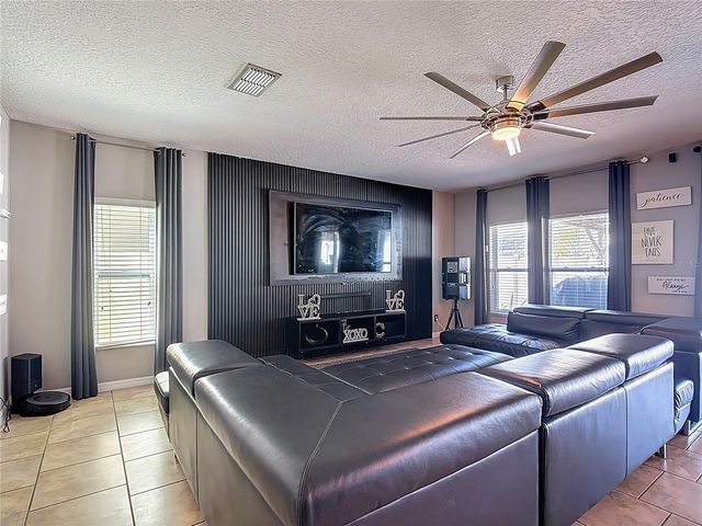 4711 GREYCLIFF PRAIRIE DRIVE, Kissimmee, FL 34758