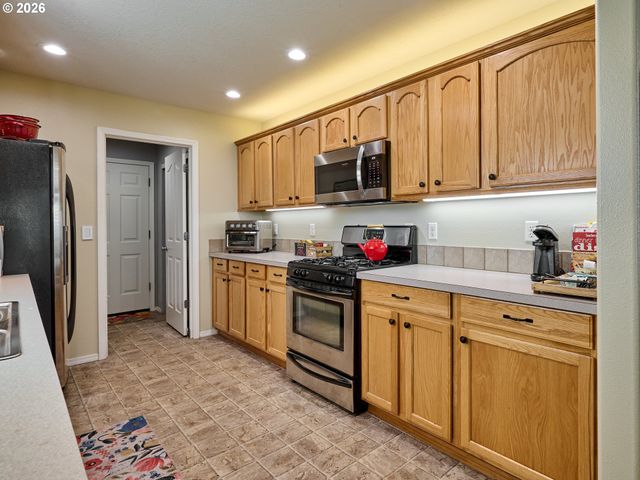 411 Ike Mooney Rd Ne, Silverton, OR 97381