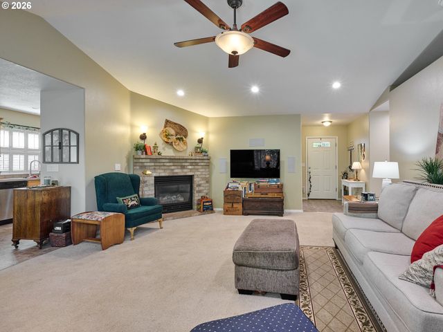 411 Ike Mooney Rd Ne, Silverton, OR 97381
