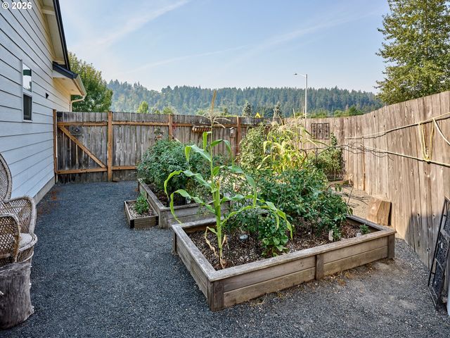 411 Ike Mooney Rd Ne, Silverton, OR 97381