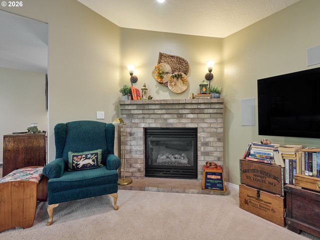 411 Ike Mooney Rd Ne, Silverton, OR 97381