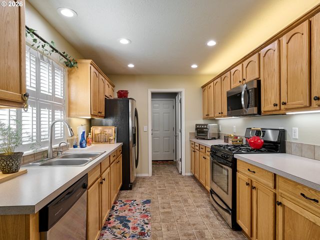 411 Ike Mooney Rd Ne, Silverton, OR 97381