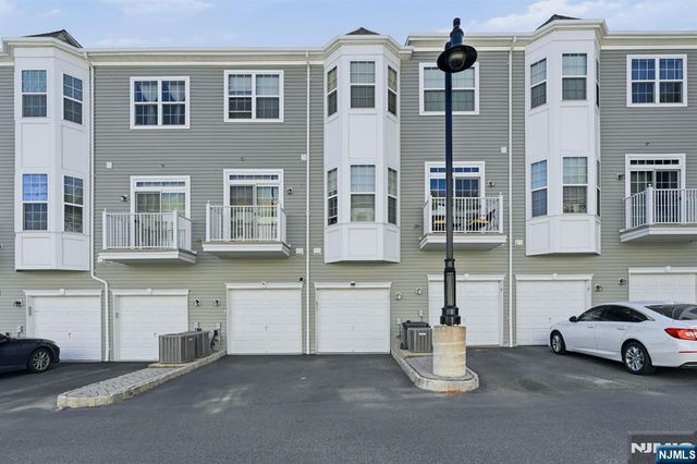 13 Dahlia Lane, Garfield, NJ 07026