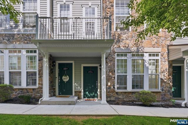 13 Dahlia Lane, Garfield, NJ 07026