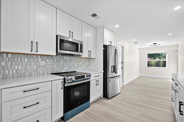 7290 Pinecone Terrace, Lake Worth, FL 33467