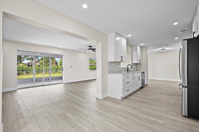 7290 Pinecone Terrace, Lake Worth, FL 33467