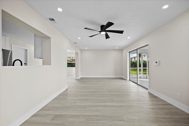 7290 Pinecone Terrace, Lake Worth, FL 33467