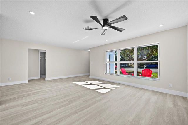 7290 Pinecone Terrace, Lake Worth, FL 33467