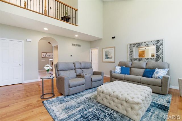 251 Lake Forest Drive, Troy, MO 63379
