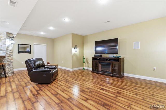 251 Lake Forest Drive, Troy, MO 63379