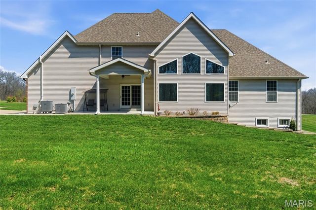 251 Lake Forest Drive, Troy, MO 63379
