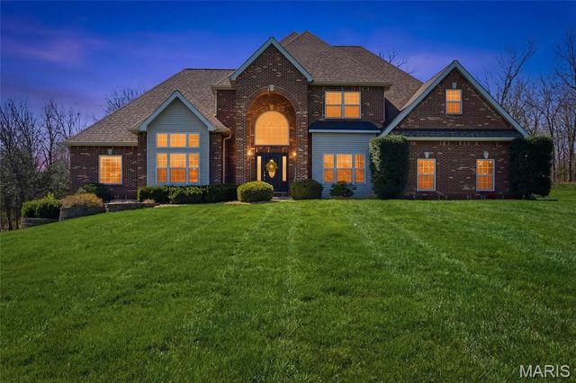 251 Lake Forest Drive, Troy, MO 63379