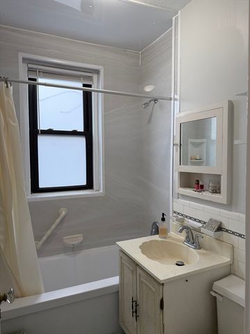 189 Chestnut Hill Ave 14, Boston, MA 02135