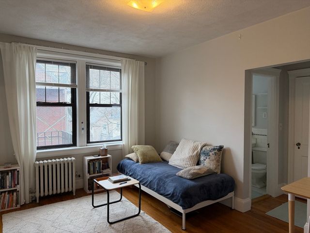 189 Chestnut Hill Ave 14, Boston, MA 02135