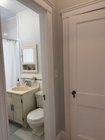 189 Chestnut Hill Ave 14, Boston, MA 02135