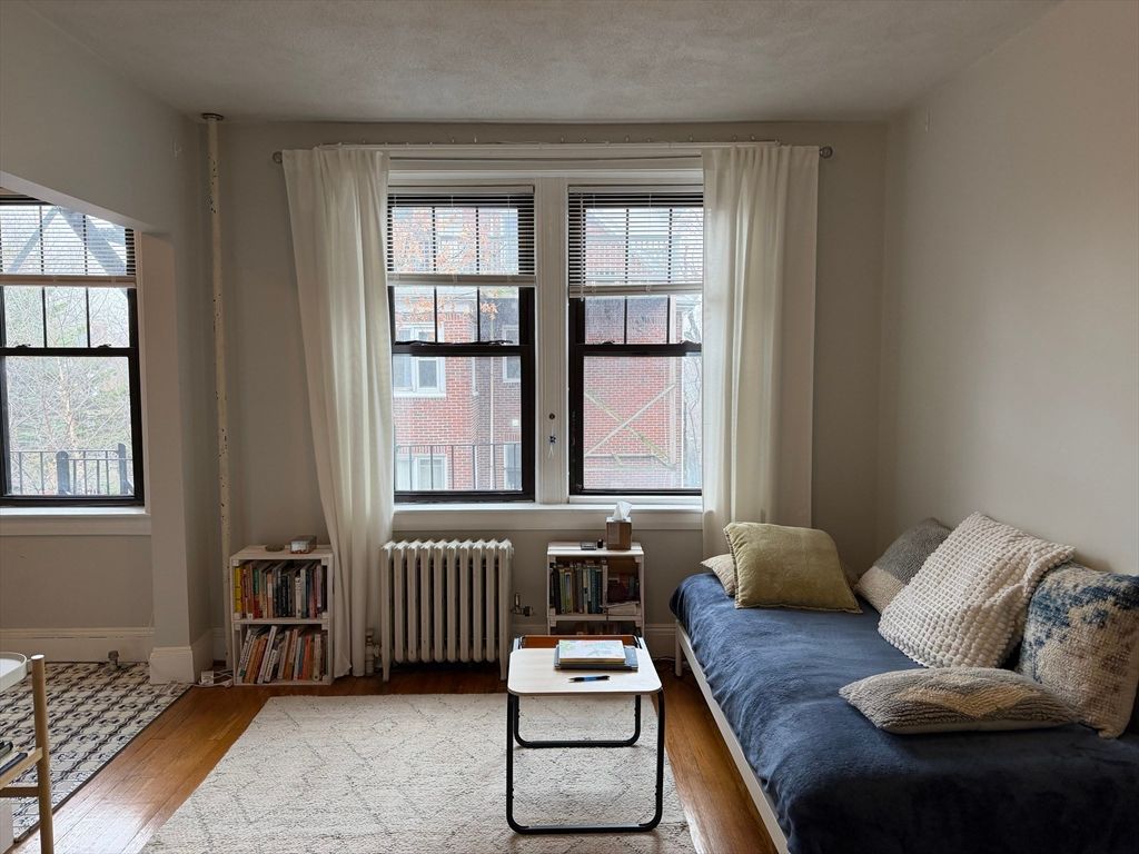 189 Chestnut Hill Ave 14, Boston, MA 02135