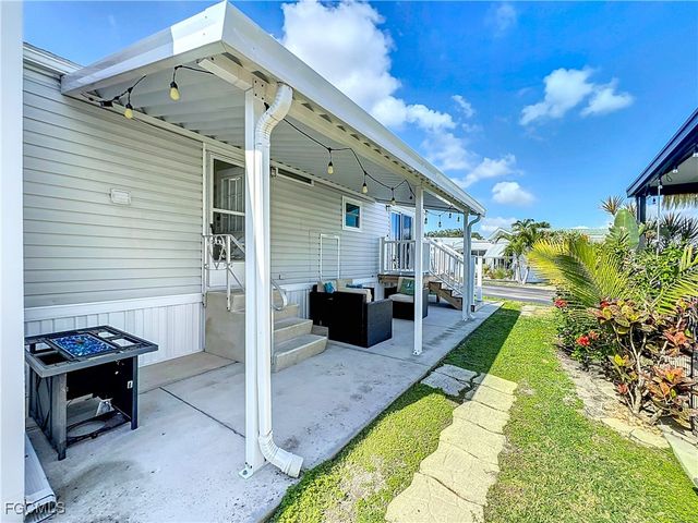 11561 Blue Warbler DR, Fort Myers, FL 33908