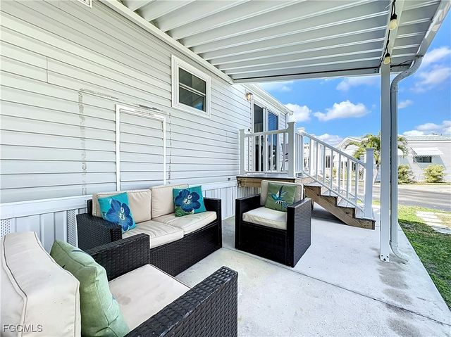 11561 Blue Warbler DR, Fort Myers, FL 33908