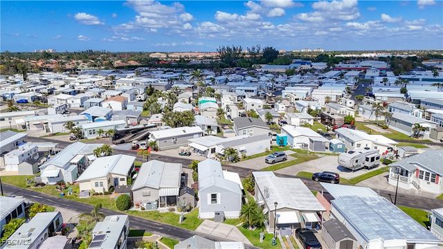 11561 Blue Warbler DR, Fort Myers, FL 33908