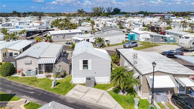 11561 Blue Warbler DR, Fort Myers, FL 33908