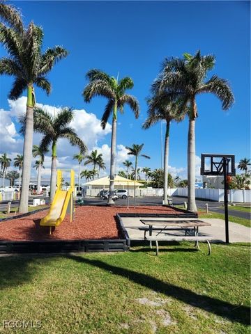 11561 Blue Warbler DR, Fort Myers, FL 33908