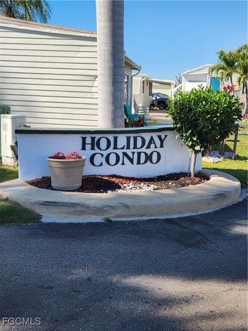 11561 Blue Warbler DR, Fort Myers, FL 33908