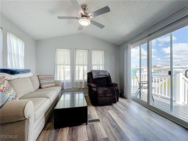 11561 Blue Warbler DR, Fort Myers, FL 33908