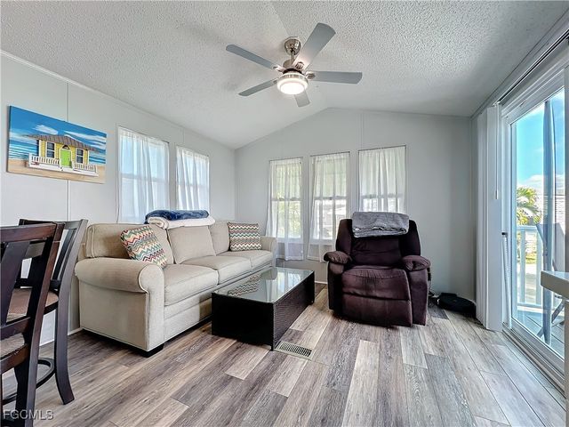 11561 Blue Warbler DR, Fort Myers, FL 33908