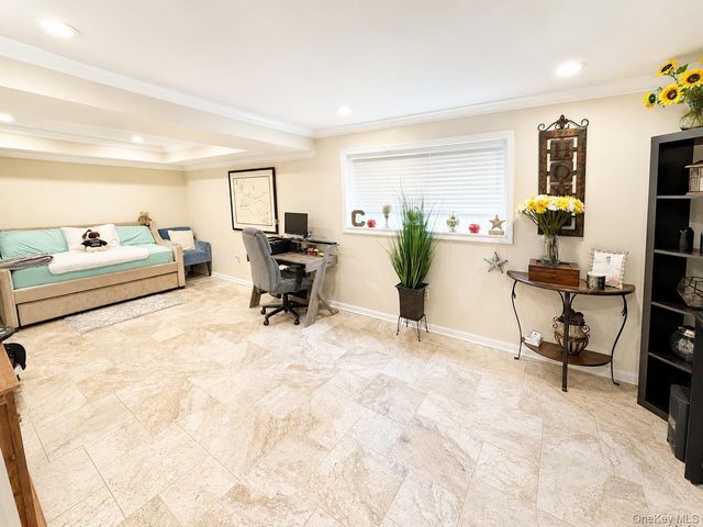 19 Helene Circle, Woodbury, NY 10930