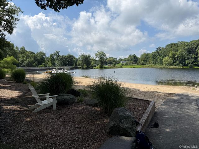 19 Helene Circle, Woodbury, NY 10930